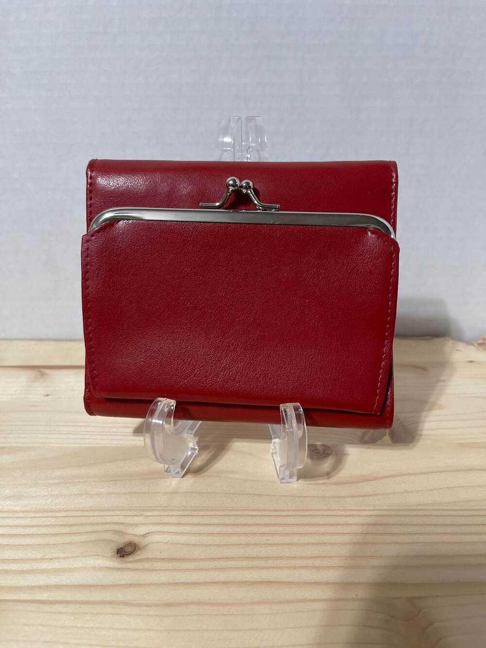 Dopp Red Leather Kisslock Trifold Wallet with Card Slots - Picture 2 of 8
